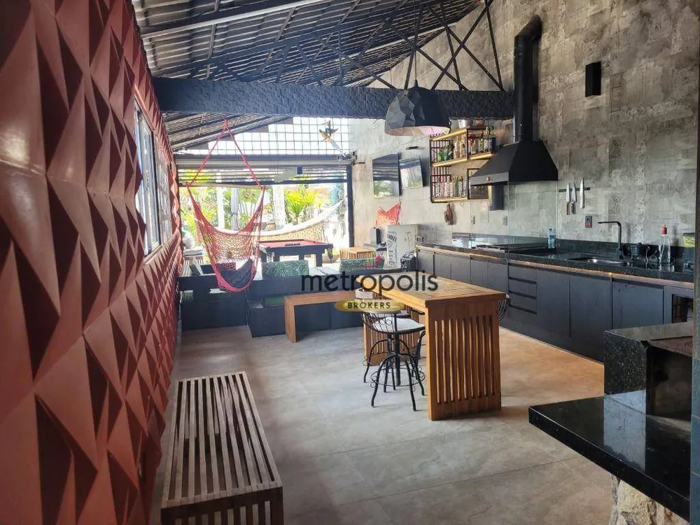 Sobrado, 3 quartos, 325 m² - Foto 1