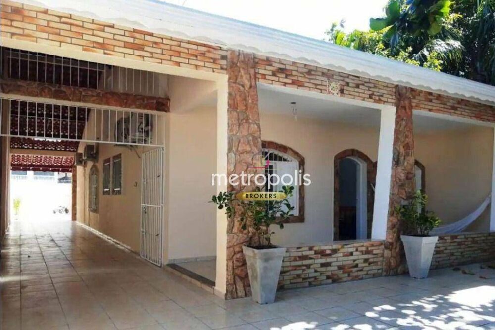 Casa à venda com 3 quartos, 231m² - Foto 1