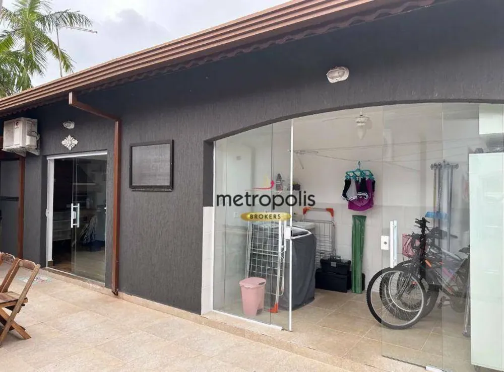 Casa, 4 quartos, 240 m² - Foto 1