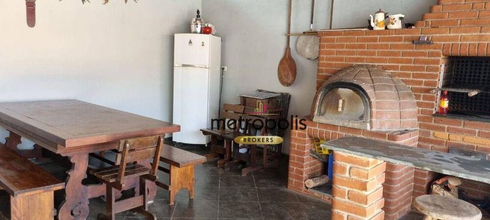 Casa à venda com 4 quartos, 220m² - Foto 4