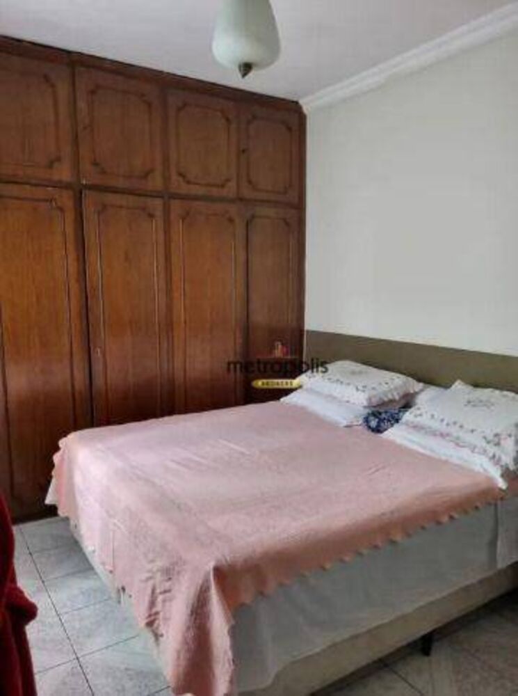Casa à venda com 4 quartos, 220m² - Foto 2