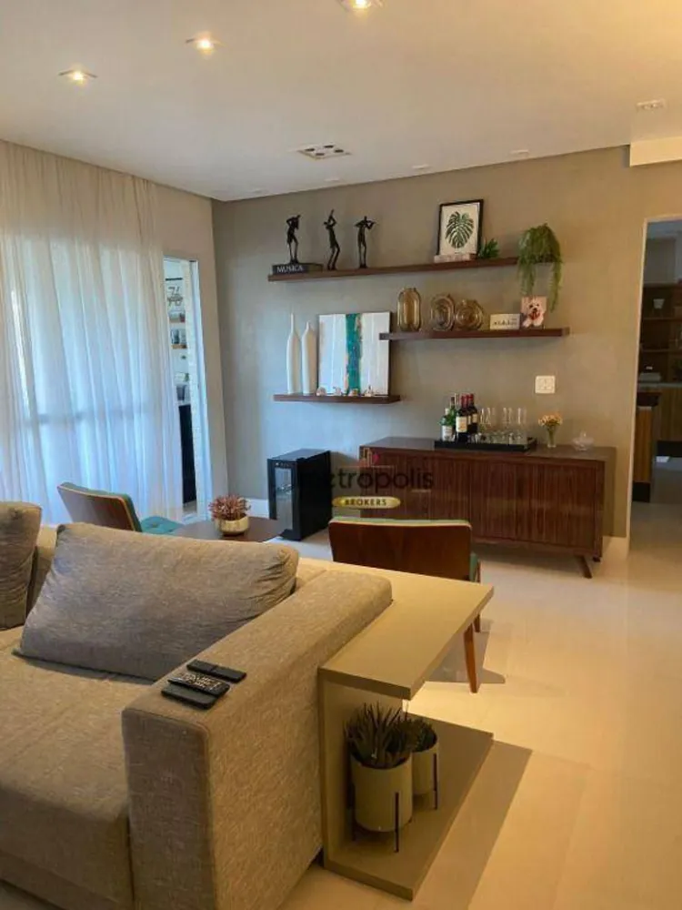 Apartamento, 3 quartos, 146 m² - Foto 2