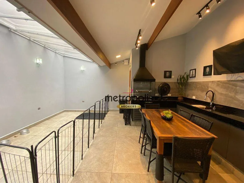 Sobrado, 3 quartos, 239 m² - Foto 1