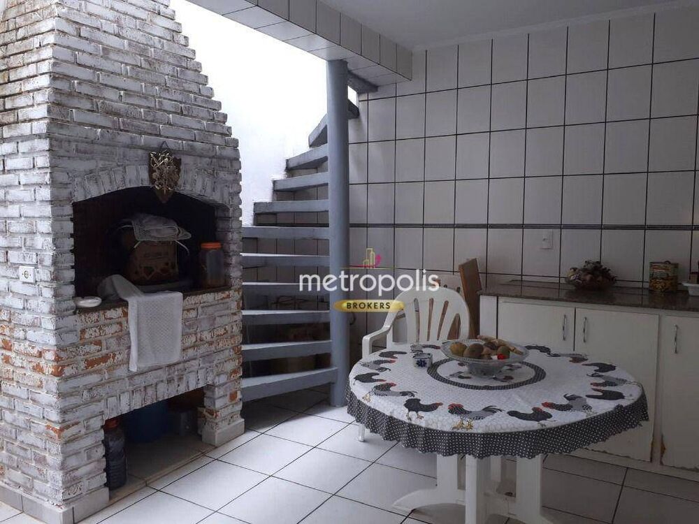 Sobrado à venda e aluguel com 3 quartos, 150m² - Foto 1