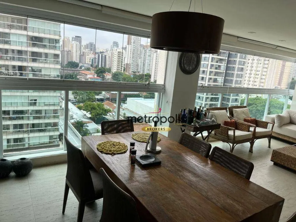 Apartamento, 3 quartos, 210 m² - Foto 1