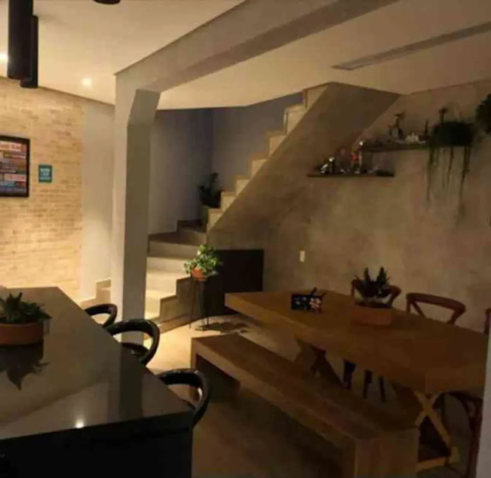 Sobrado, 3 quartos, 198 m² - Foto 1