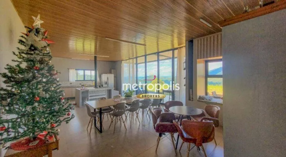 Casa à venda com 4 quartos, 420m² - Foto 1