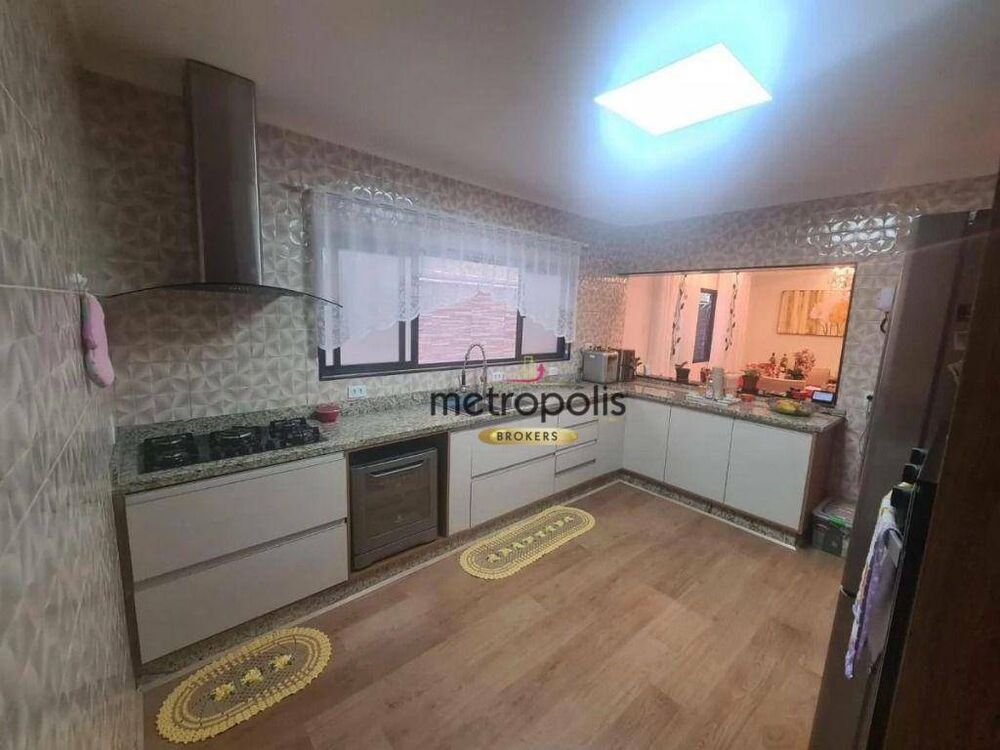 Sobrado à venda com 3 quartos, 243m² - Foto 2