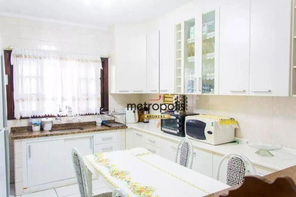 Sobrado, 4 quartos, 240 m² - Foto 1