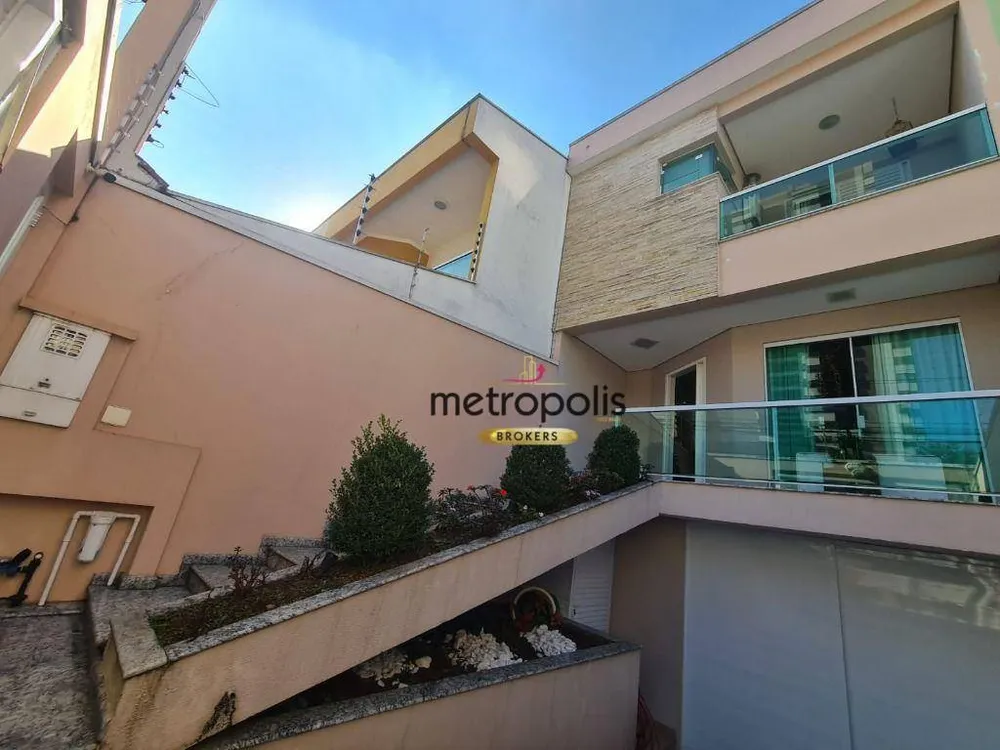 Sobrado, 3 quartos, 298 m² - Foto 1