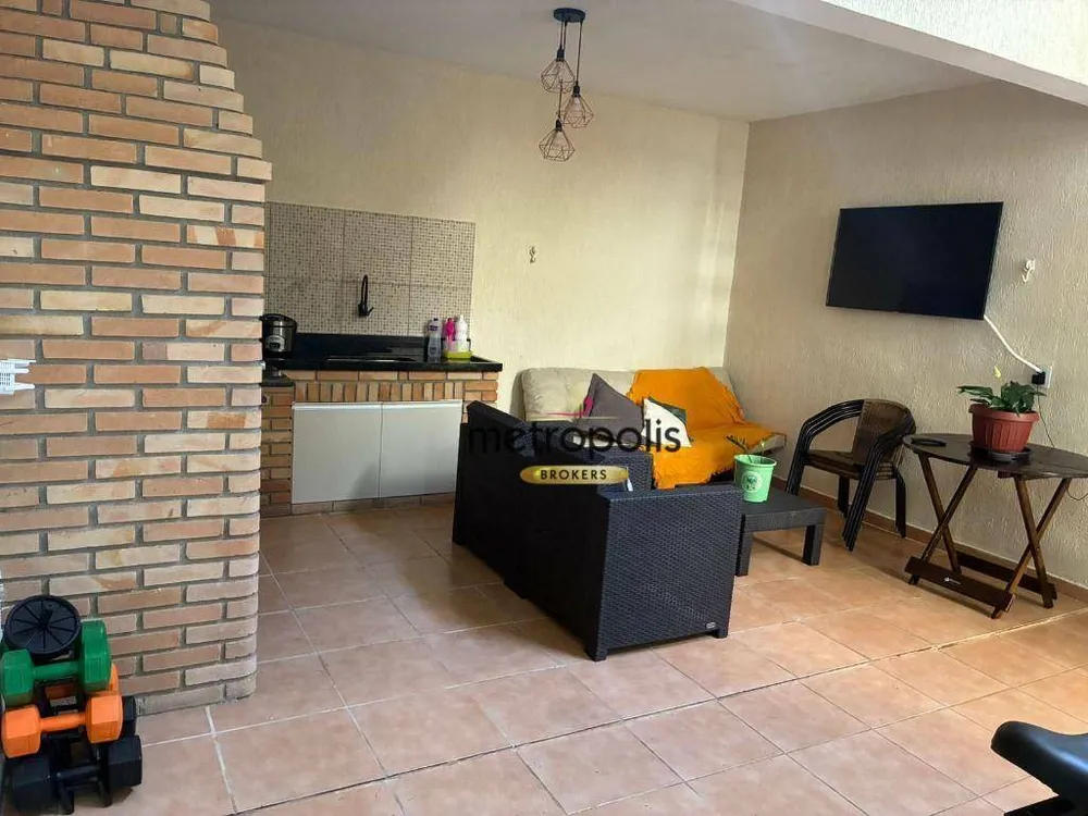 Sobrado, 3 quartos, 206 m² - Foto 1