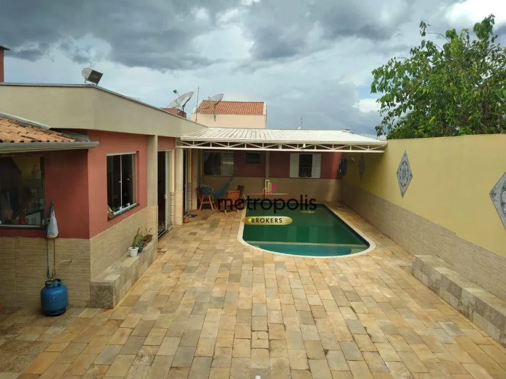 Casa, 4 quartos, 260 m² - Foto 1