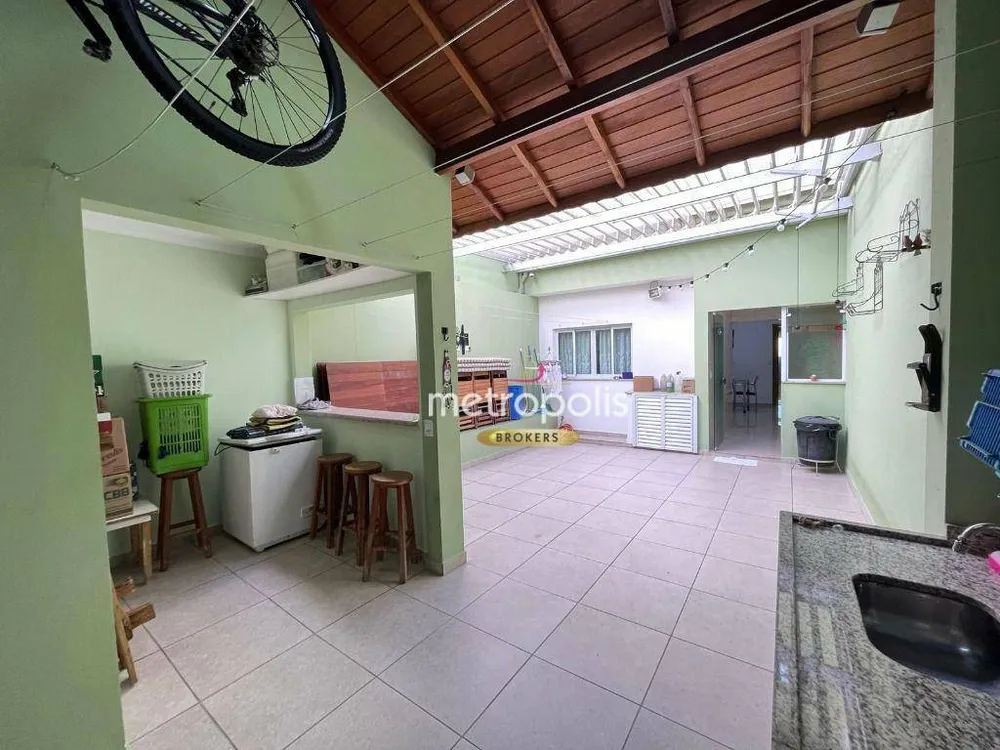 Sobrado, 3 quartos, 239 m² - Foto 2