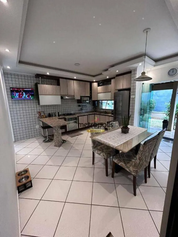 Sobrado, 3 quartos, 295 m² - Foto 1
