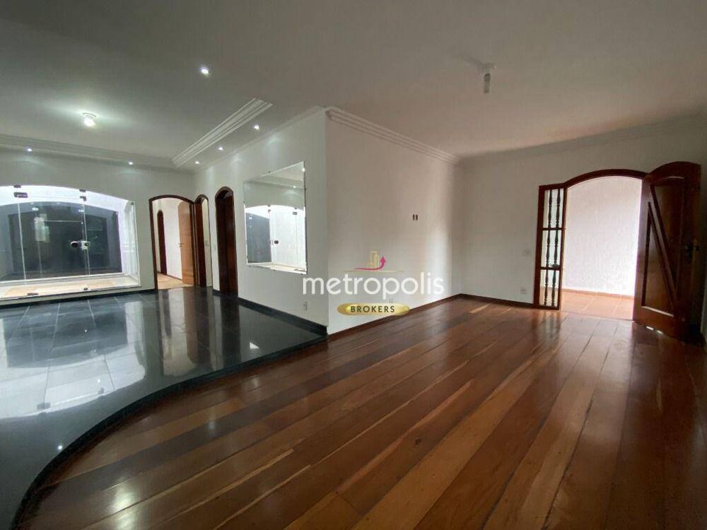 Sobrado, 3 quartos, 426 m² - Foto 1