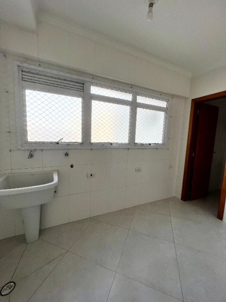 Apartamento à venda com 3 quartos, 130m² - Foto 4
