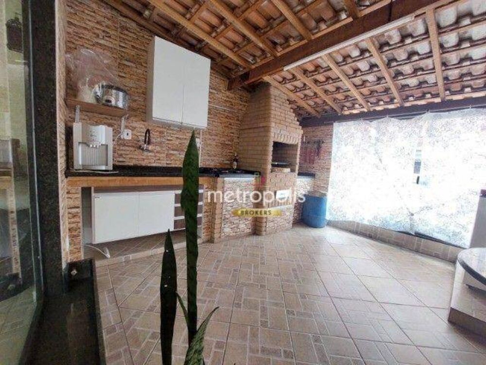 Sobrado, 3 quartos, 200 m² - Foto 1