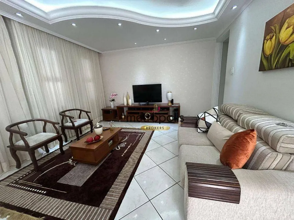 Casa, 5 quartos, 217 m² - Foto 1
