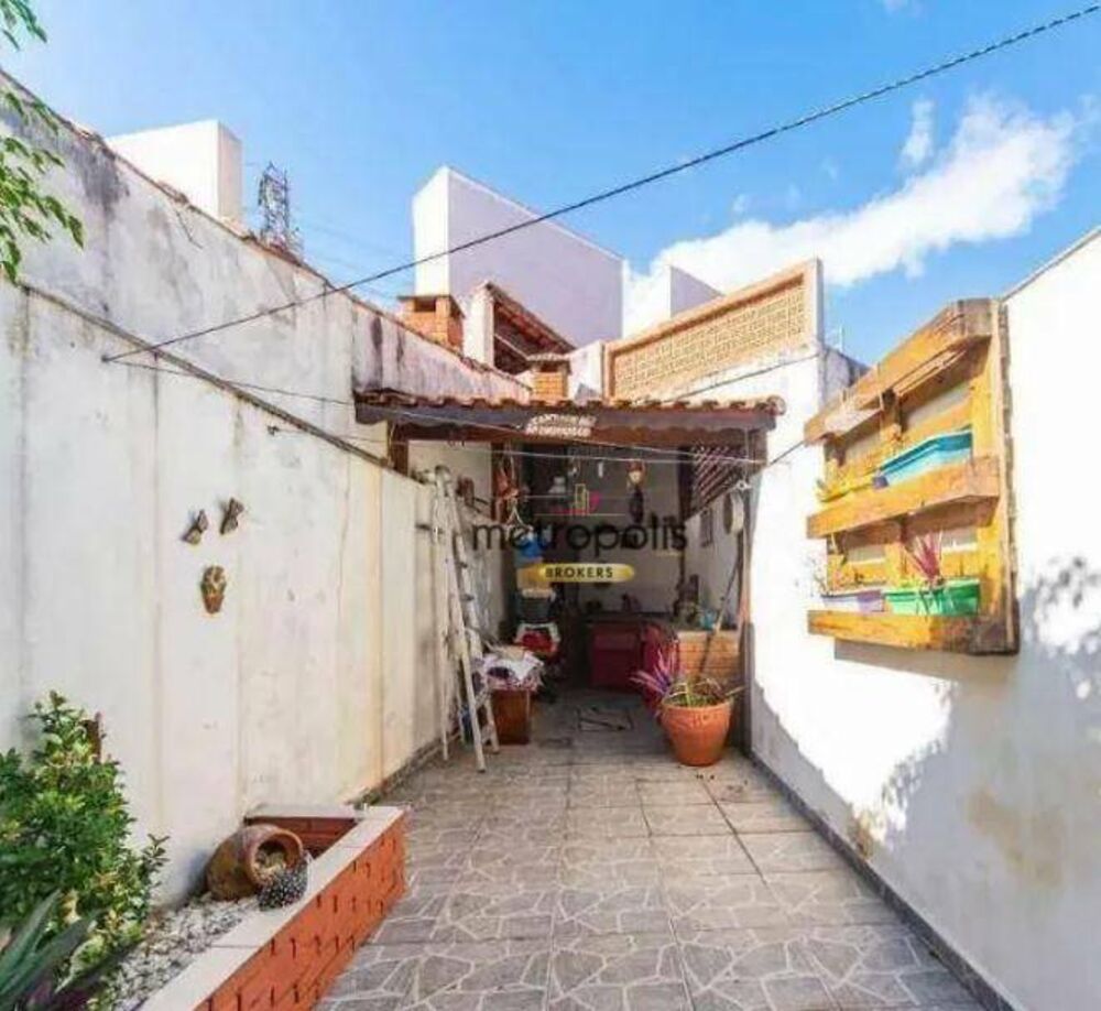 Sobrado à venda com 3 quartos, 200m² - Foto 2