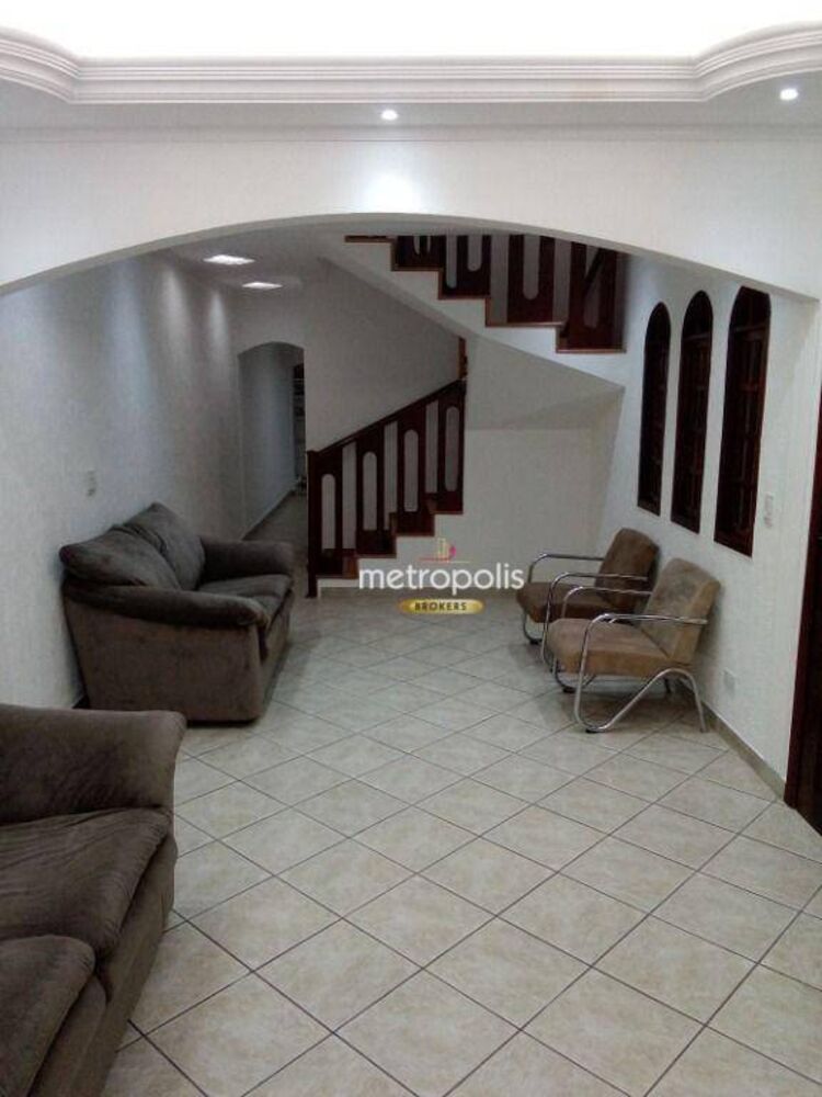 Sobrado à venda com 3 quartos, 220m² - Foto 1