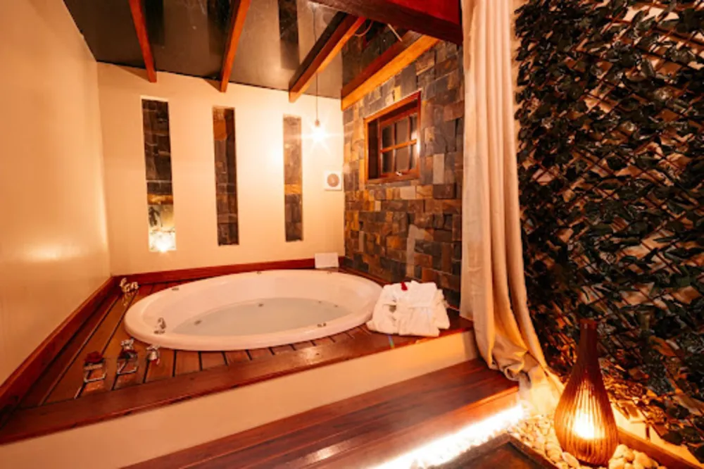 Pousada-Chalé, 8 quartos, 590 m² - Foto 1