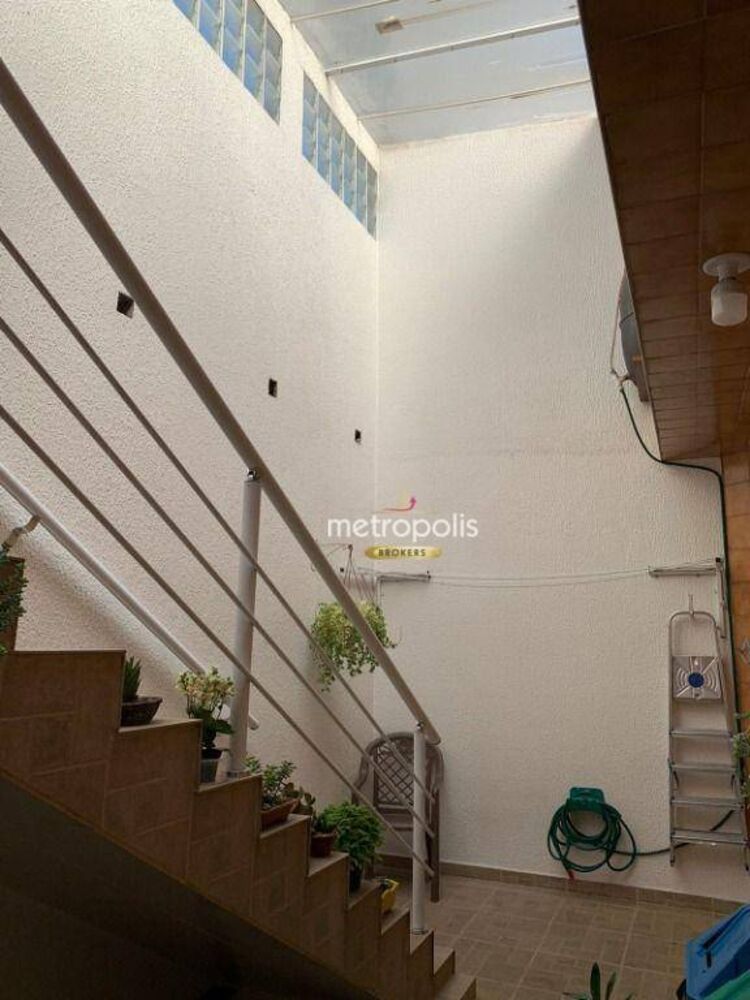 Sobrado à venda com 3 quartos, 383m² - Foto 2