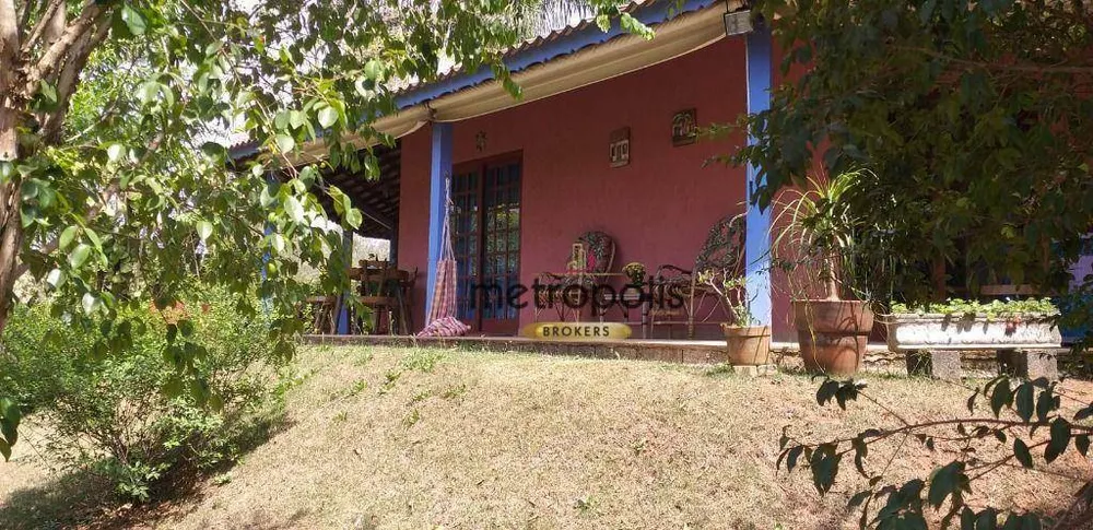 Chácara, 4 quartos, 1050 m² - Foto 2