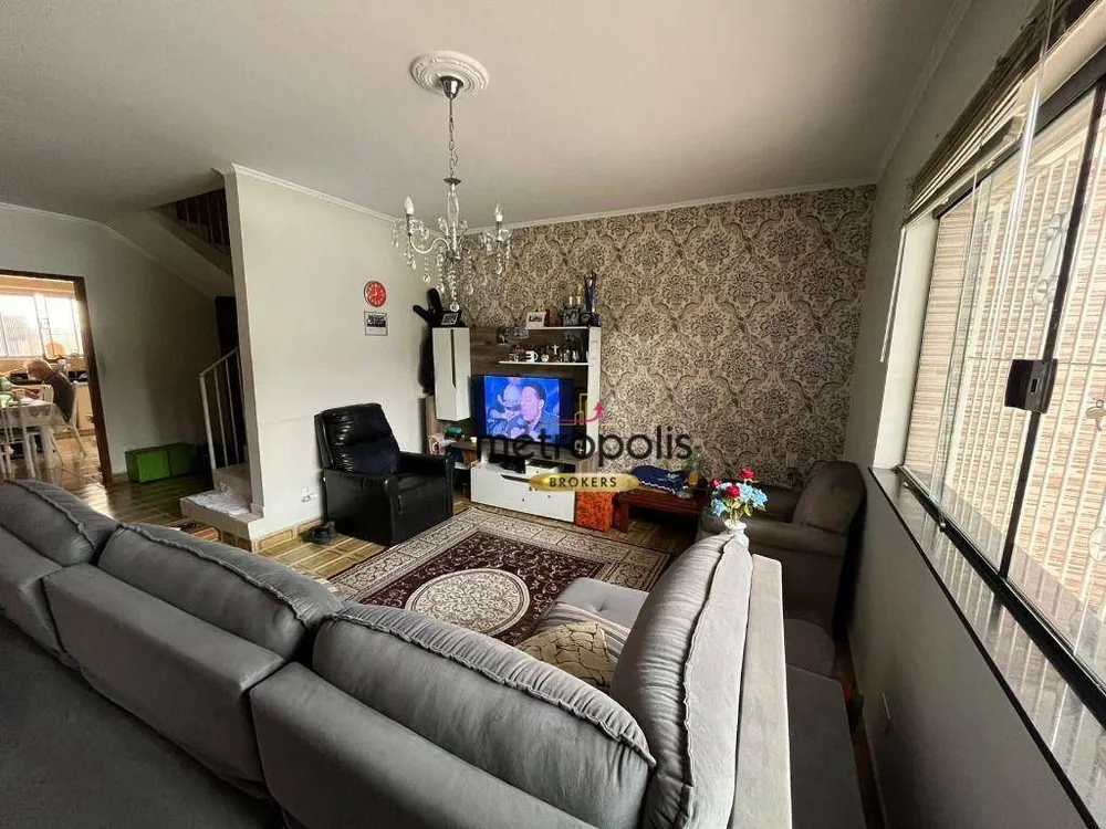Sobrado, 3 quartos, 241 m² - Foto 1