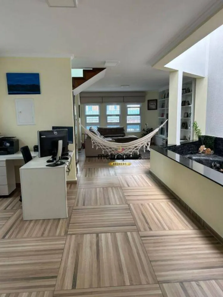Sobrado, 3 quartos, 244 m² - Foto 4