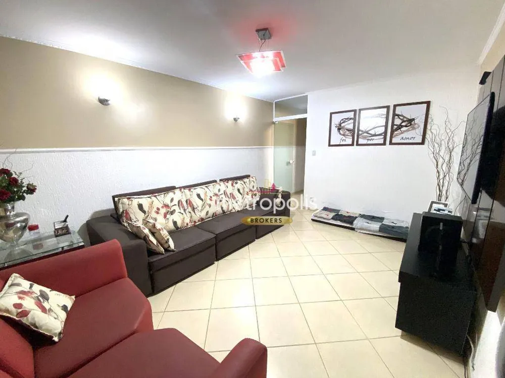 Sobrado, 3 quartos, 241 m² - Foto 1