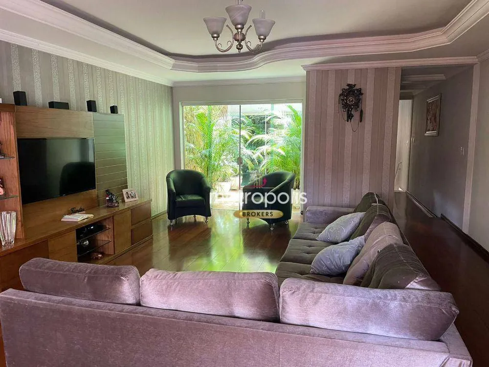 Sobrado, 4 quartos, 341 m² - Foto 1
