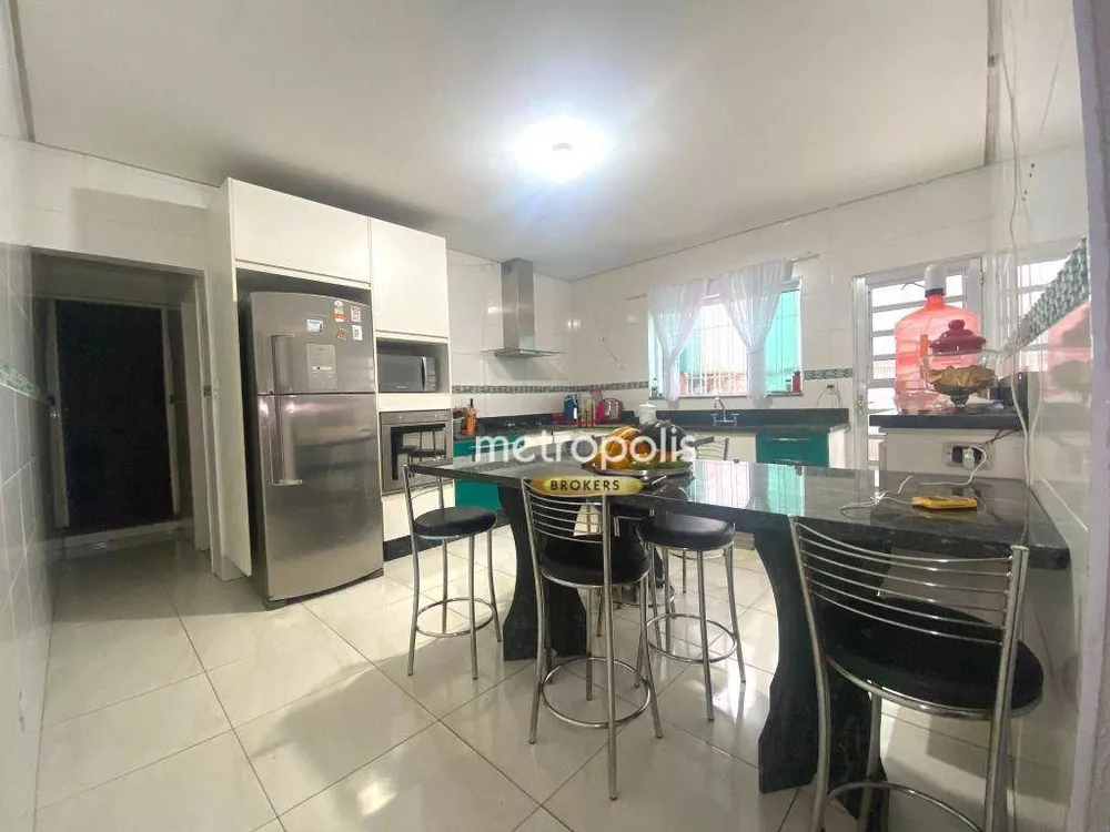 Casa, 4 quartos, 200 m² - Foto 1