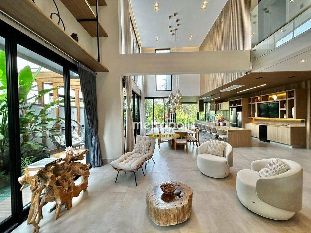 Sobrado à venda com 5 quartos, 420m² - Foto 1