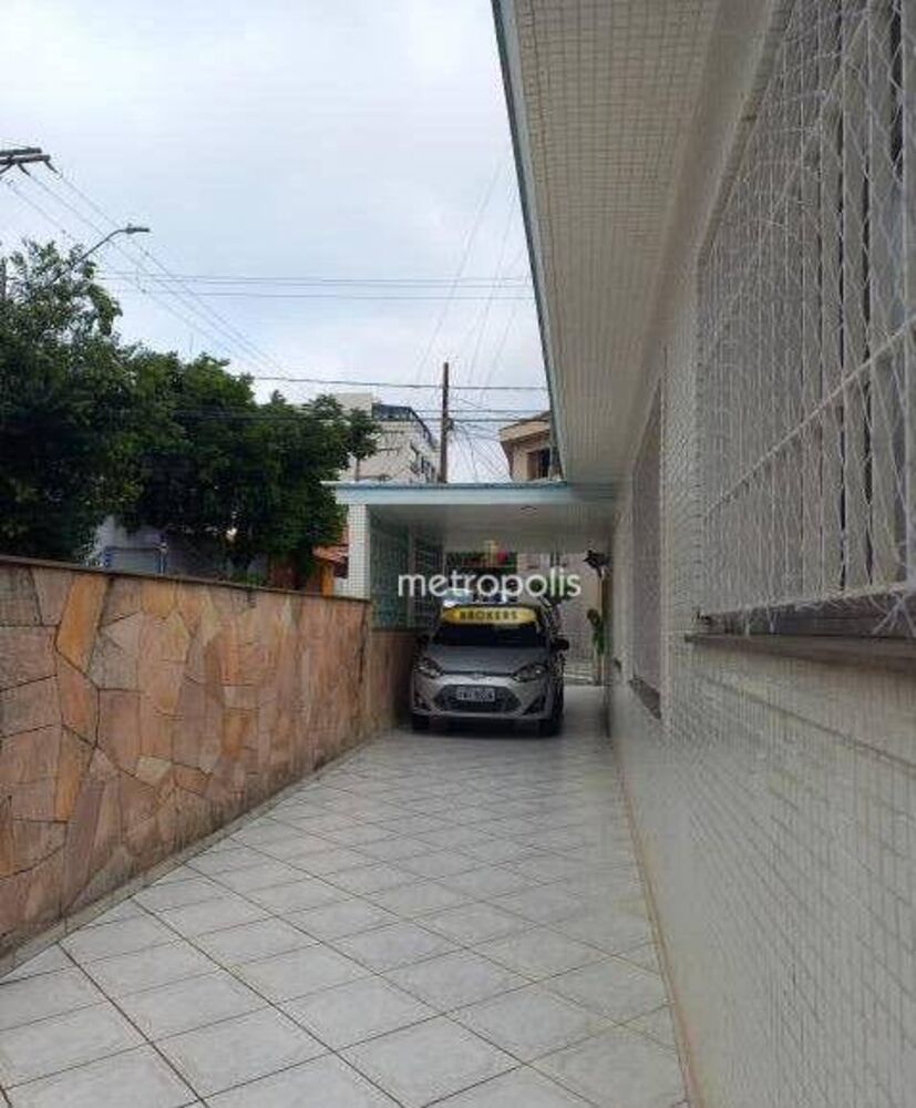 Casa à venda com 3 quartos, 200m² - Foto 1