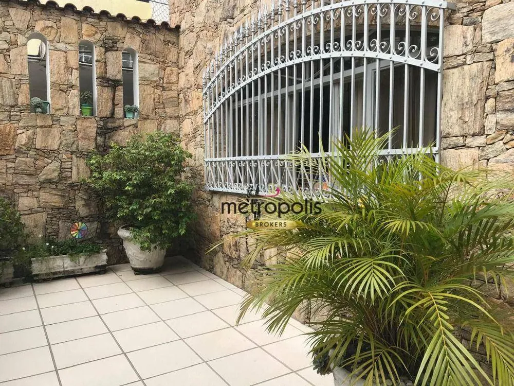 Sobrado, 3 quartos, 301 m² - Foto 1