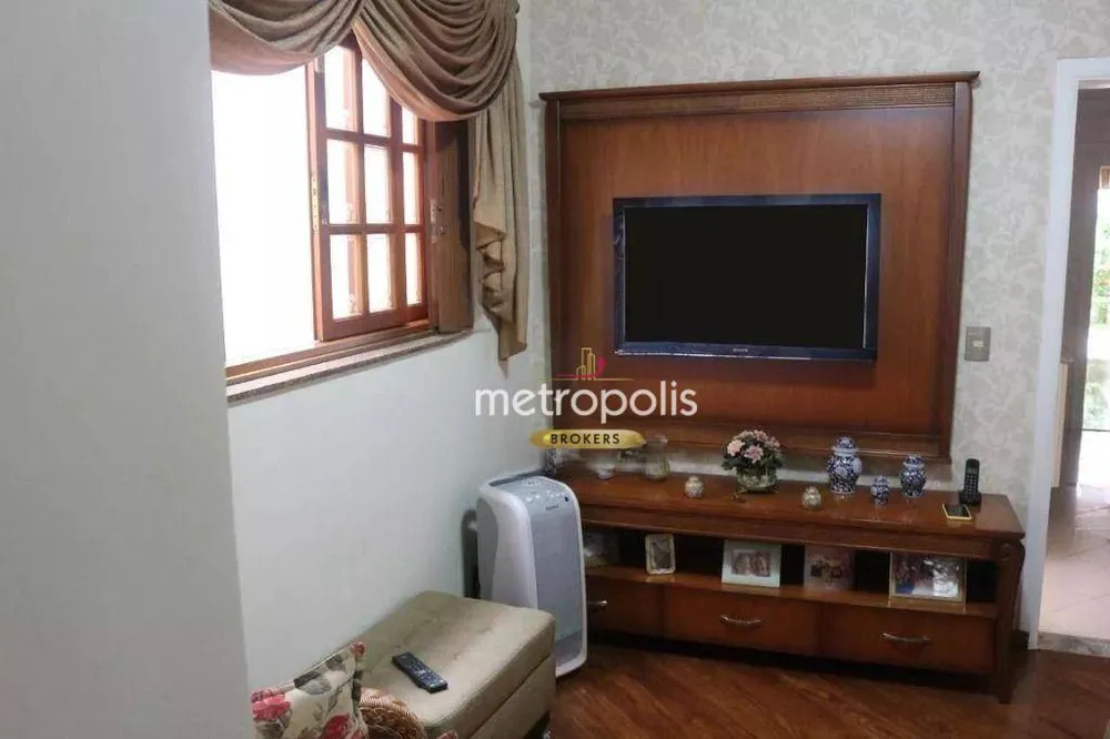 Casa, 3 quartos, 221 m² - Foto 1