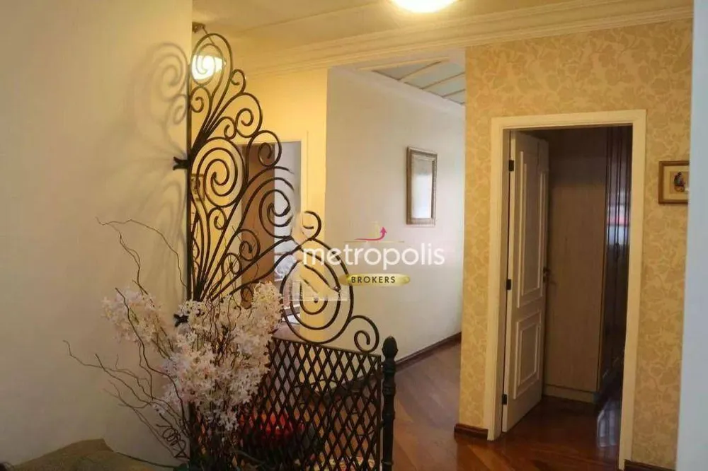 Casa, 3 quartos, 221 m² - Foto 1