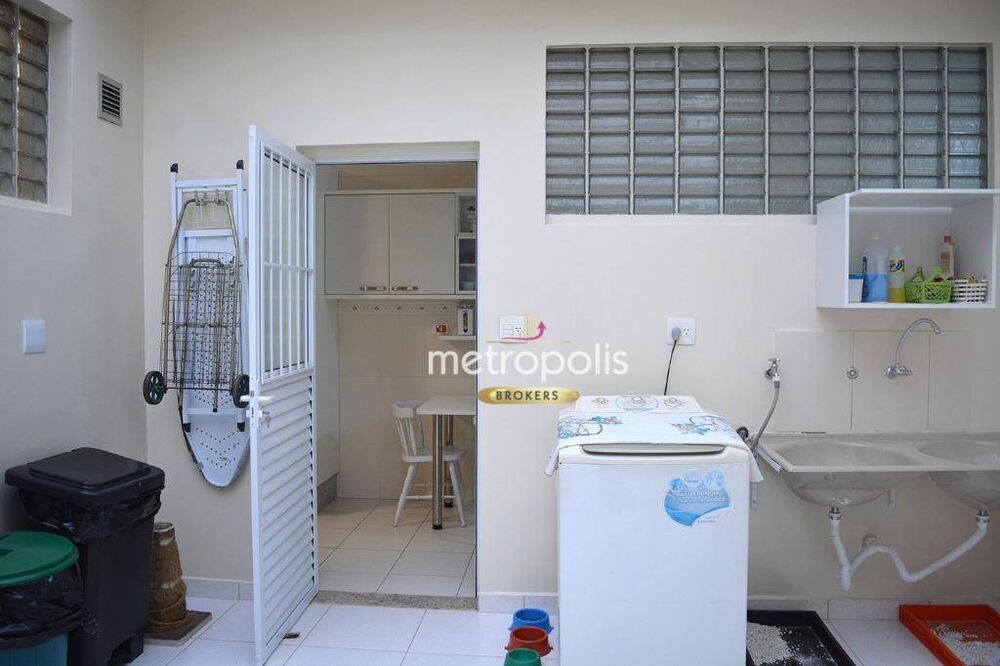 Sobrado, 3 quartos, 215 m² - Foto 1