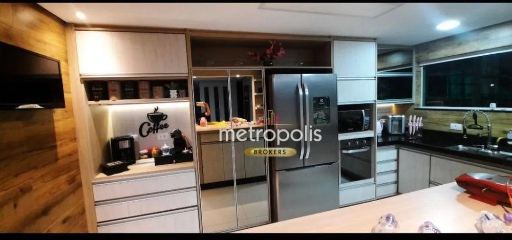 Sobrado, 3 quartos, 248 m² - Foto 4