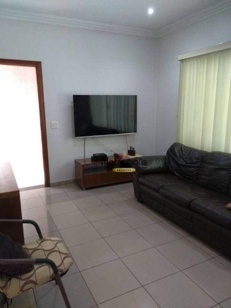 Casa, 3 quartos, 282 m² - Foto 1