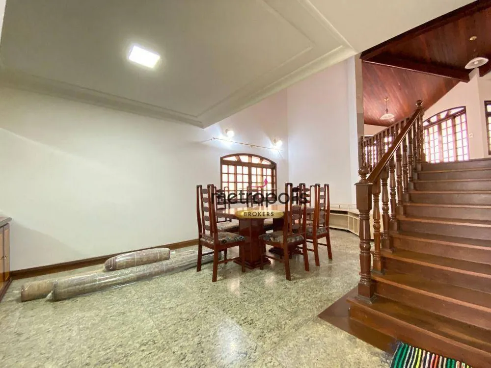 Sobrado, 3 quartos, 324 m² - Foto 1