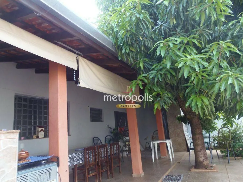 Casa, 3 quartos, 216 m² - Foto 2