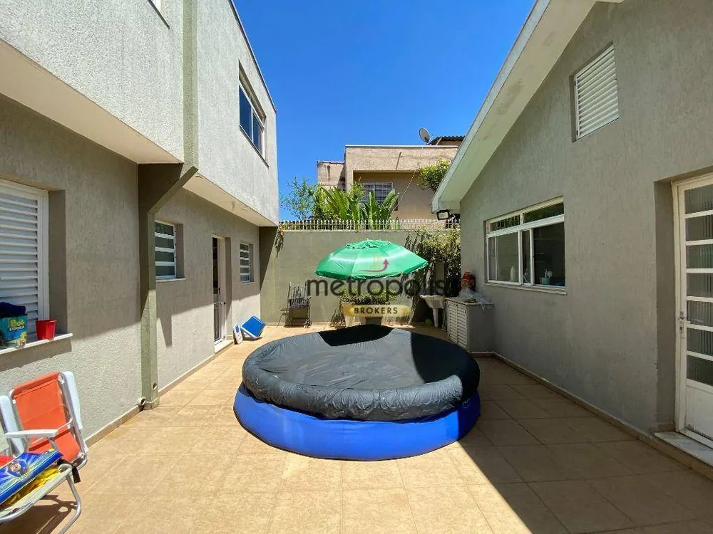 Casa, 3 quartos, 235 m² - Foto 1