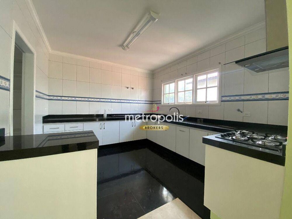 Sobrado à venda com 3 quartos, 382m² - Foto 2