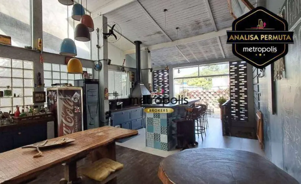 Sobrado, 3 quartos, 270 m² - Foto 1