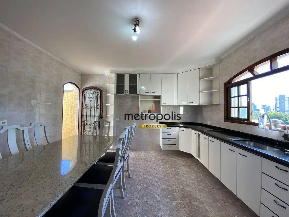 Sobrado, 3 quartos, 245 m² - Foto 1