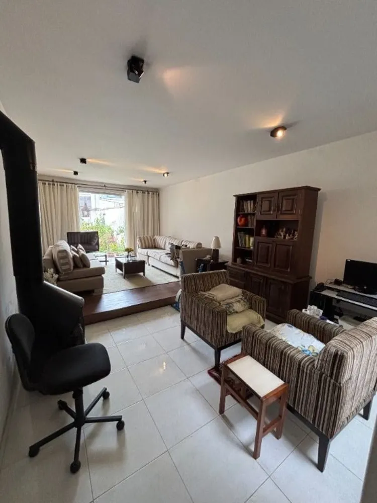 Sobrado, 3 quartos, 196 m² - Foto 1