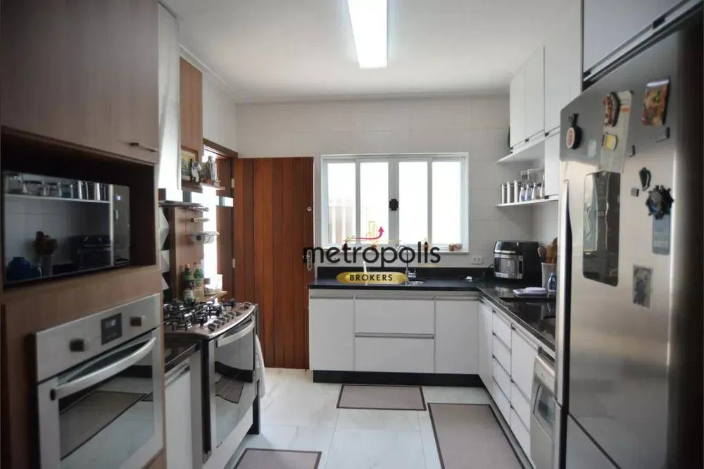 Sobrado, 4 quartos, 220 m² - Foto 1