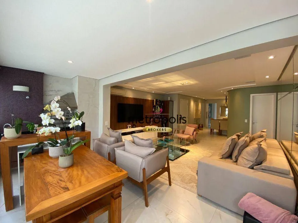 Apartamento, 3 quartos, 156 m² - Foto 1