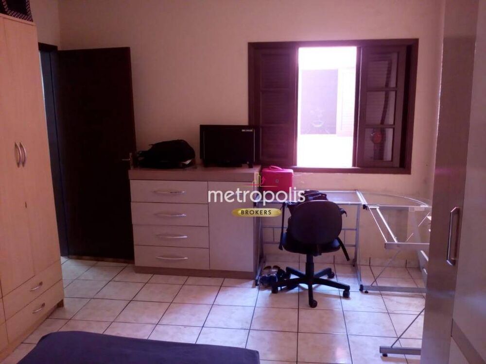 Casa, 4 quartos, 224 m² - Foto 1